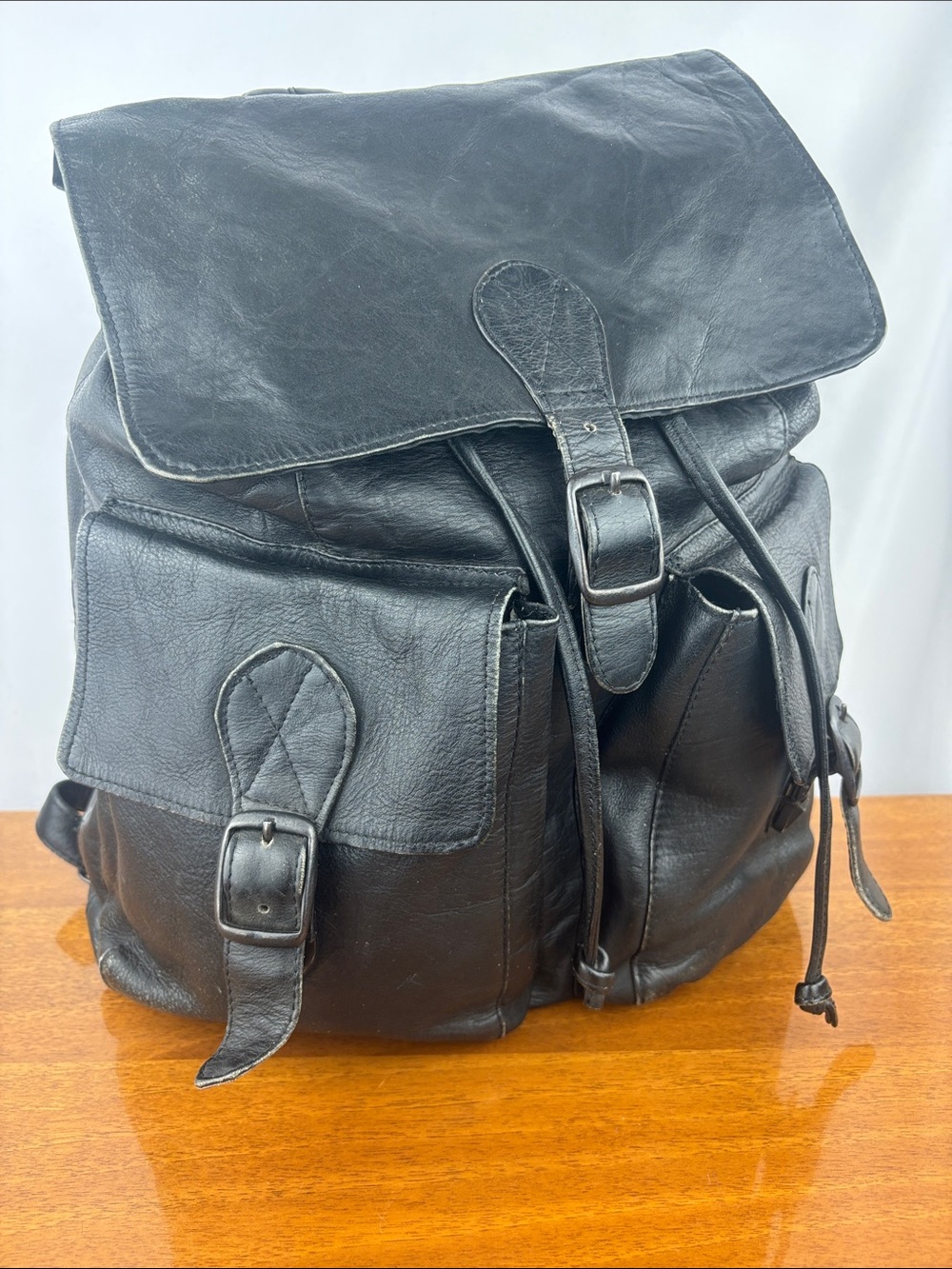 Vtg Piel black Columbian Vaquetta full grain Leather large buckle flap backpack